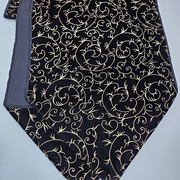 Table Runner Black & Gold Swirl Elegant Home Holiday Christmas Decor 13 x 71 - Picture 6 of 8